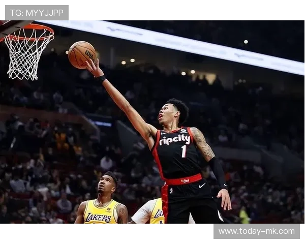 西蒙斯加盟开拓者引发关注,球队迎来全新篇章