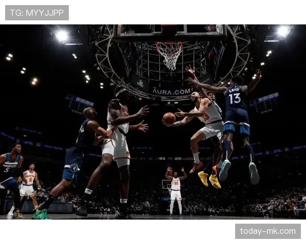 罗宾逊季后赛狂飙三分助力球队取得关键胜利 罗宾逊季后赛狂飙三分助力球队取得关键胜利