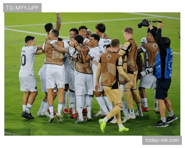 托尼·布鲁姆掌舵布莱顿迎战新赛季，球队状态备受期待