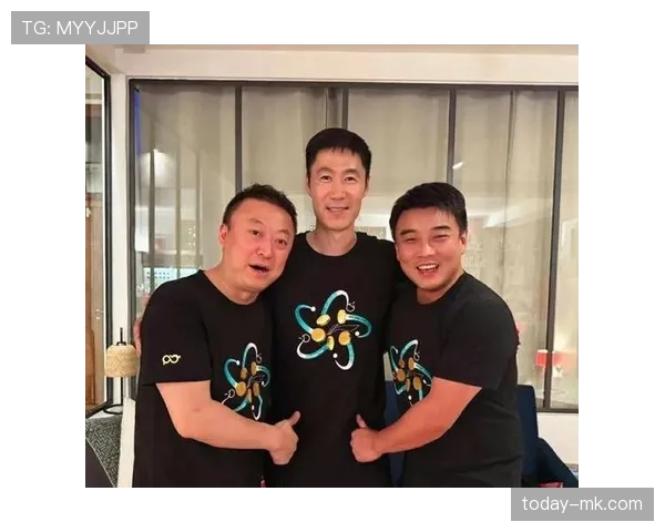 王励勤退役后住上海老小区，邻居说他每天六点拎菜篮子买菜