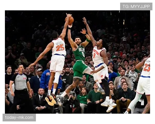 塔图姆利用挡拆创造高效得分，拉开球队核心得分差距