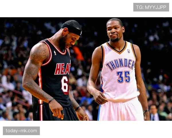 杜兰特无球跑位比詹姆斯单打更能拉开防守并提升效率